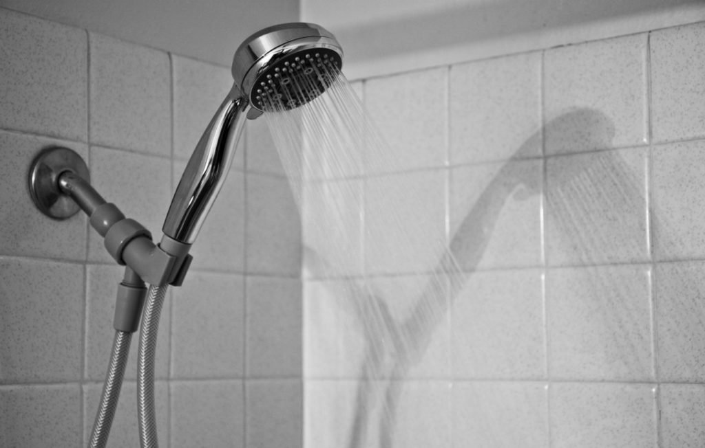 how to clean apartment showerhead